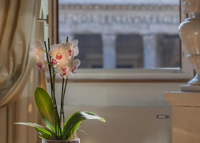 Sole Al Pantheon Suites *
