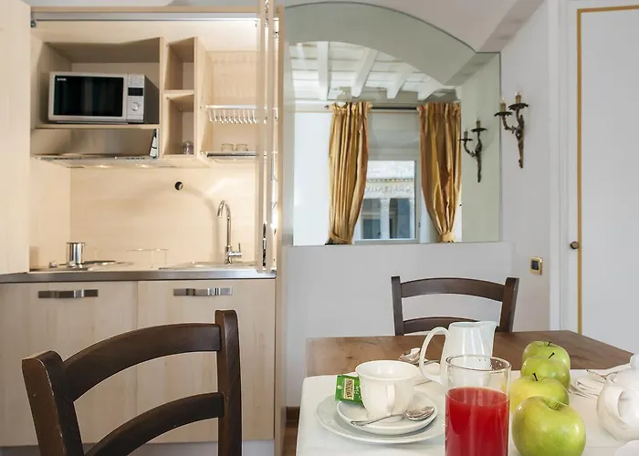 בית הארחה Sole Al Pantheon Suites