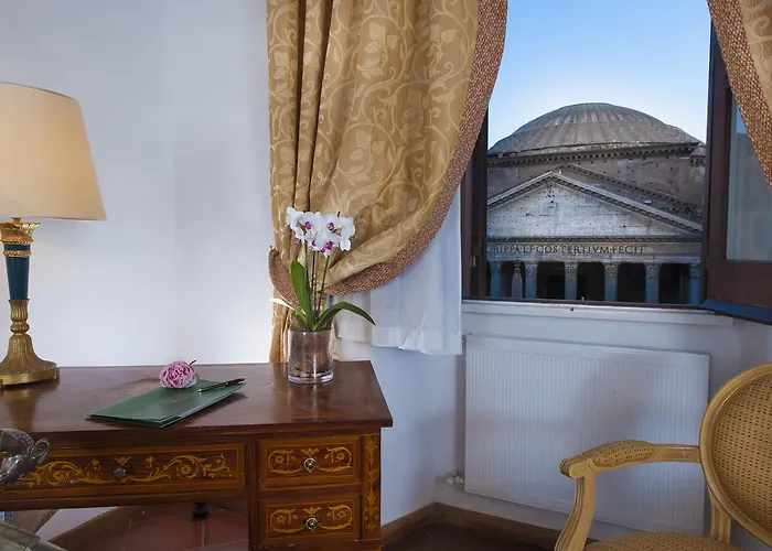 Sole Al Pantheon Suites