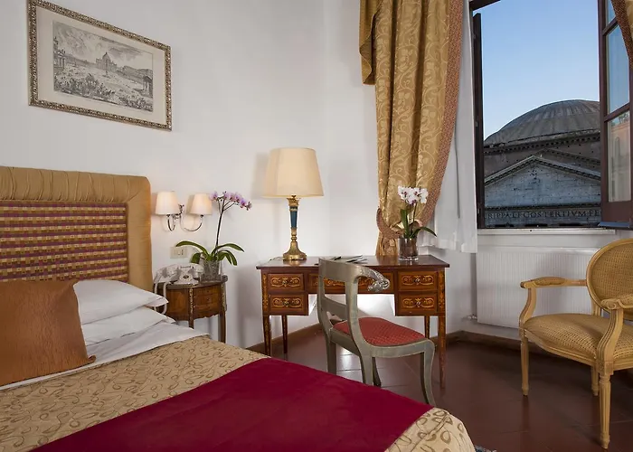 Sole Al Pantheon Suites *